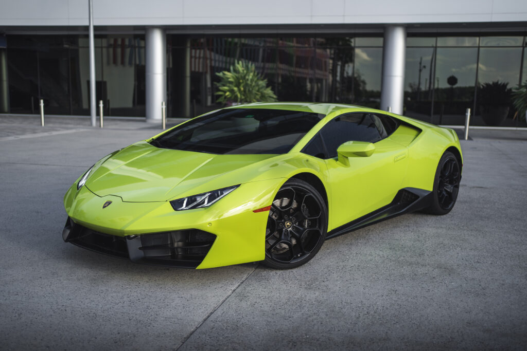 Plan the Perfect Romantic Getaway with a Lamborghini Huracan